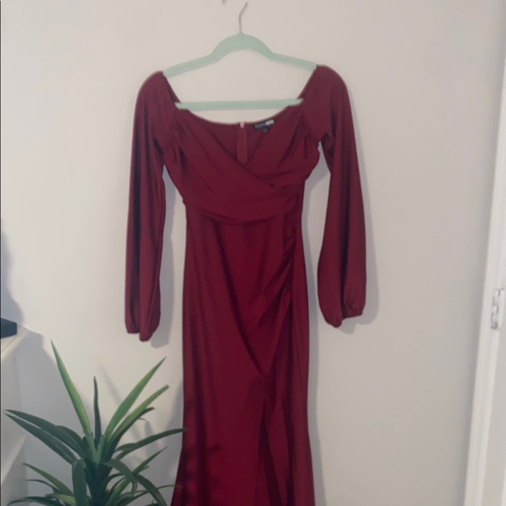 Elegant Burgundy Long Sleeve Dress